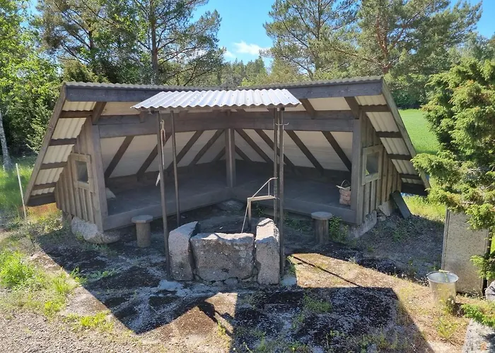 Saaristotila Jackois * Inio