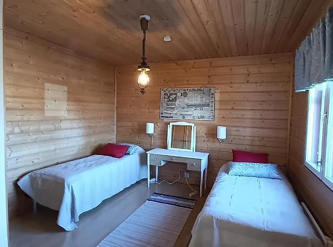 Saaristotila Jackois * Inio